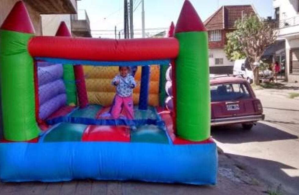 Ediles puntanos presentaron un proyecto para regular el alquiler de los juegos inflables