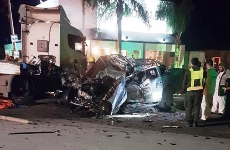Tragedia en Sunchales: seis muertos tras un choque entre un camión y una camioneta