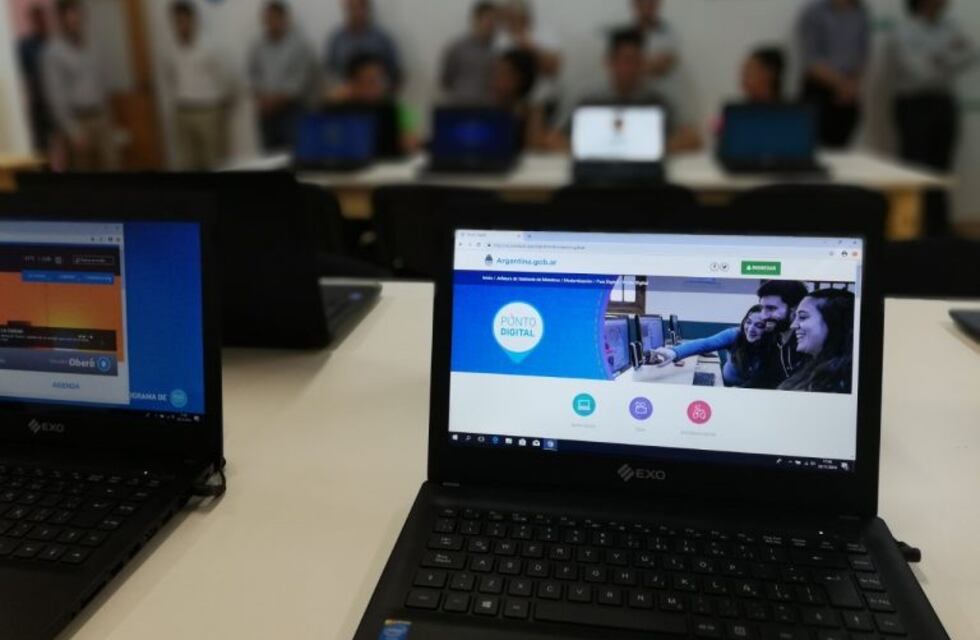 Brindan capacitaciones de como elaborar un Curriculum Vitae en el Punto Digital