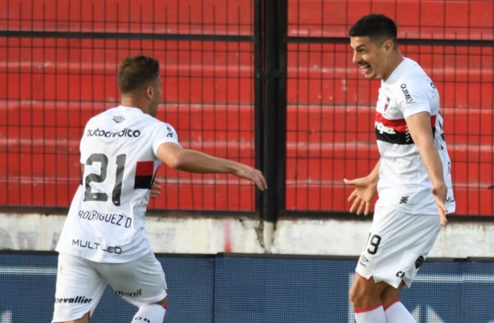 Newell's rompió la racha de visitante y derrotó 3 a 1 a Patronato