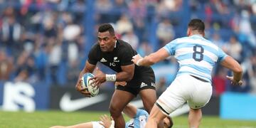 New Zealand's All Blacks Sevu Reece, left, is tackled by Argentina's Los Pumas Ramiro Moyano, during a rugby championship match against Argentina's Los Pumas in Buenos Aires, Argentina, Saturday, July 20, 2019\u002E (AP Photo/Natacha Pisarenko)