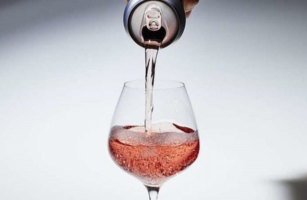 El vino en lata es un hit para los jóvenes y gana en las góndolas