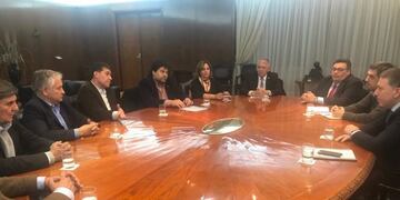 Reunión de funcionarios riojanos con Nicolas Dujovne
