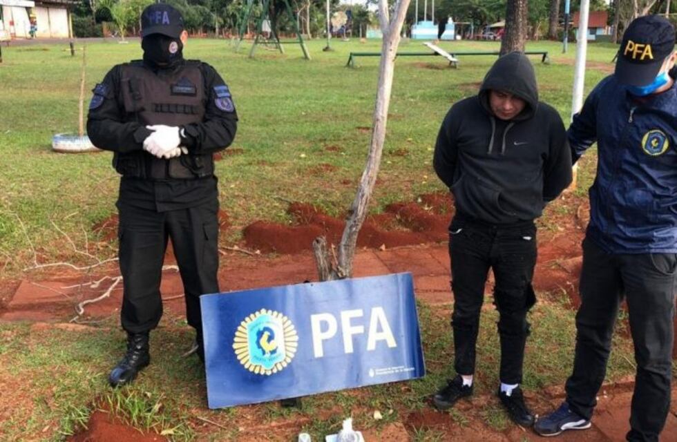 Detuvieron a un motociclista que transportaba marihuana