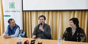 Concurso literario impuesado por Yacyretá y la SADE de Misiones y Corrientes\u002E (Gentileza Yacyretá)