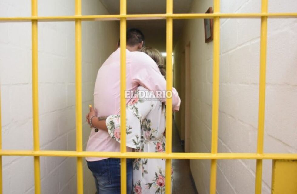 Amor tras las rejas: dos parejas dieron el sí en la penitenciaria puntana