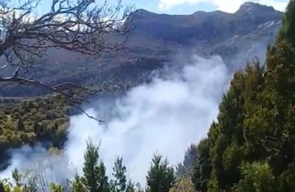 Logran controlar el incendio forestal cercano a la Hidroeléctrica Futaleufú