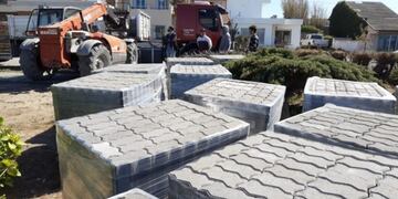 La Cooperativa de mujeres Mirando al futuro colocará adoquines en Playa Unión