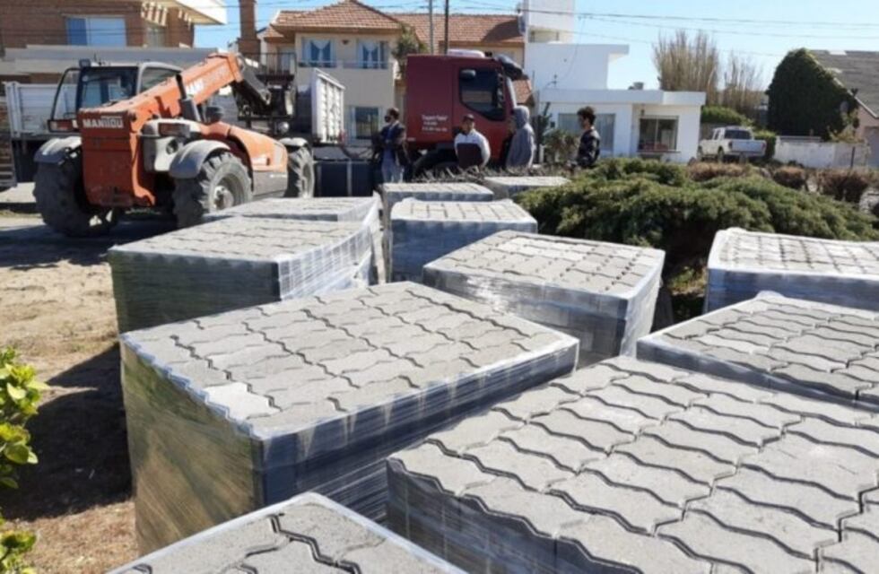 La Cooperativa de mujeres Mirando al futuro colocará adoquines en Playa Unión