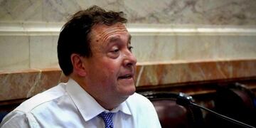 Alberto Weretilneck presentó un proyecto para crear un régimen para trabajadores de la salud