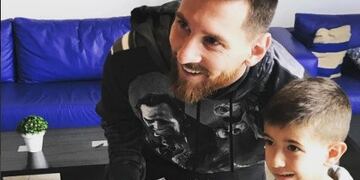 Messi recibió una maqueta del Coloso