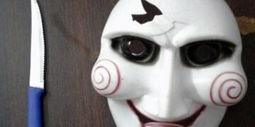 La máscara y el cuchillo con el que robaba el menor\u002E