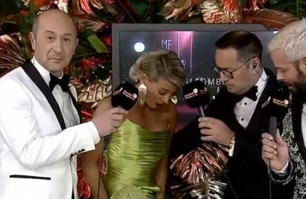 El tajo de su vestido la traicionó y Sol Pérez mostró de más en la alfombra roja de los Martín Fierro de Cable