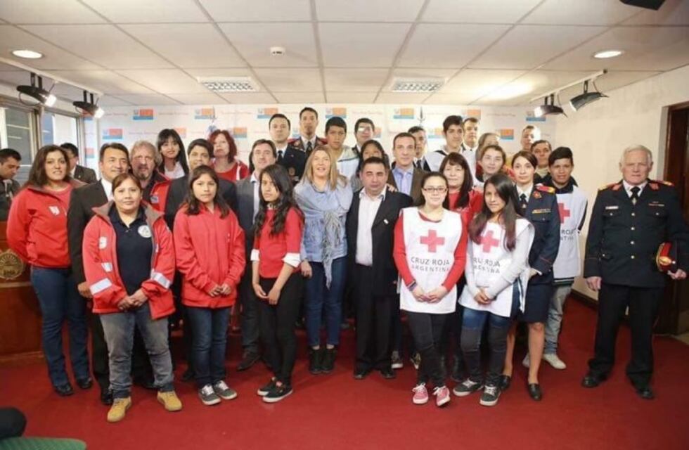 Gobierno aguarda la aprobación Legislativa para concretarse el acuerdo con Cruz Roja