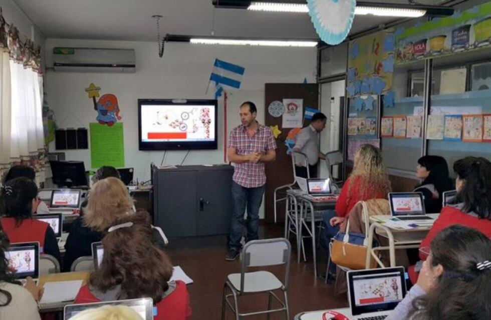 Edison, la escuela donde los chicos aprenden mientras desarrollan tecnología