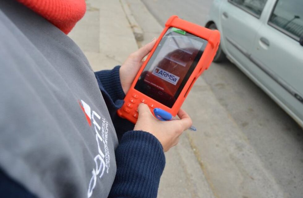 Salta: controlan el pago del impuesto automotor en autos estacionados