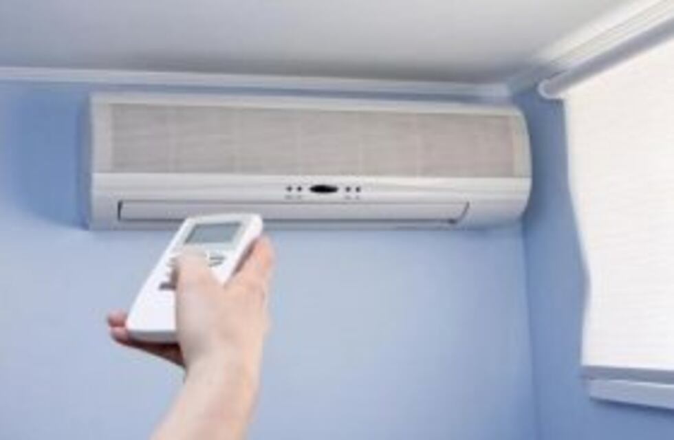 Trucos para dormir con el aire acondicionado y no enfermarte en el intento