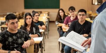 becas de panamerican energy