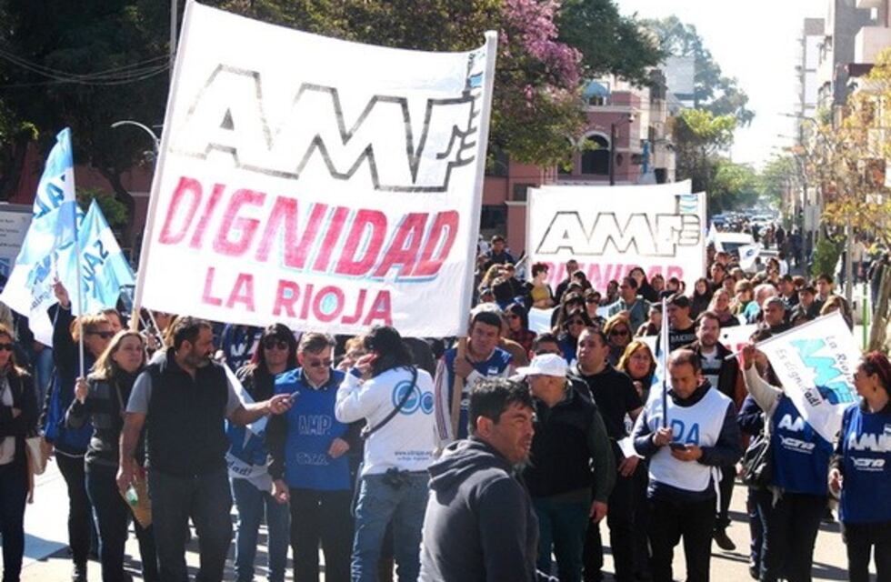 Comenzó una jornada de paro y movilización en La Rioja