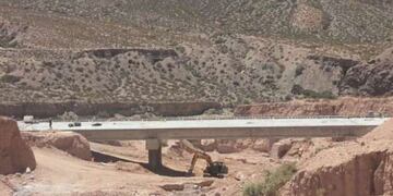 El puente del kilómetro 1125 de la ruta 7 estará terminado para finales de mes o principios de febrero\u002E