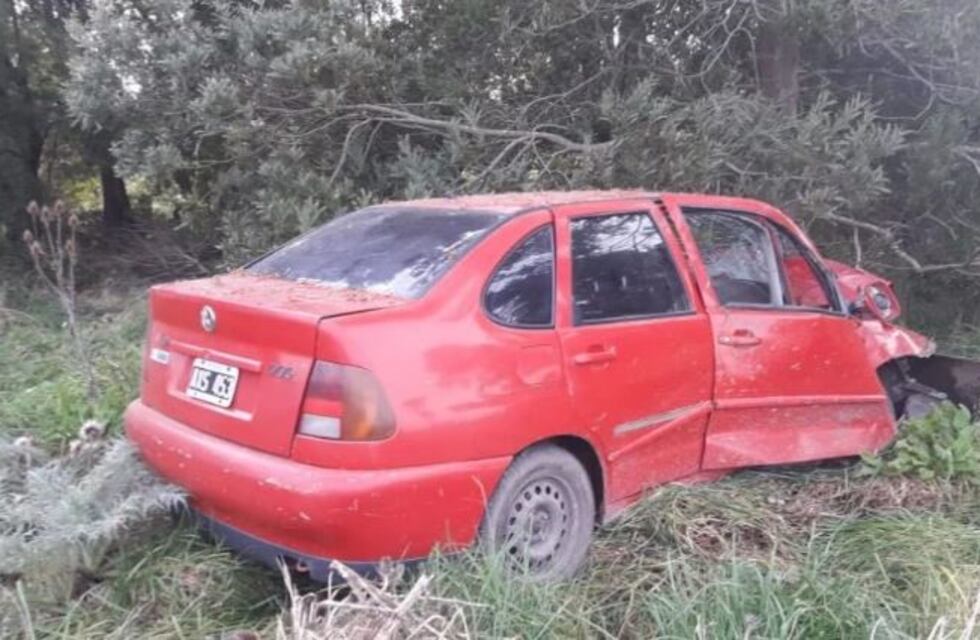 Mujer murió tras chocar su auto contra un árbol en la ruta 88