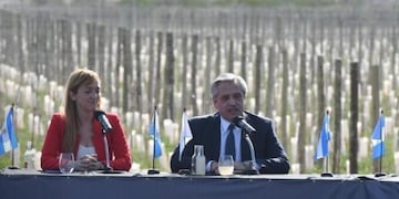 Anabel Fernández Sagasti y Alberto Fernández\u002E