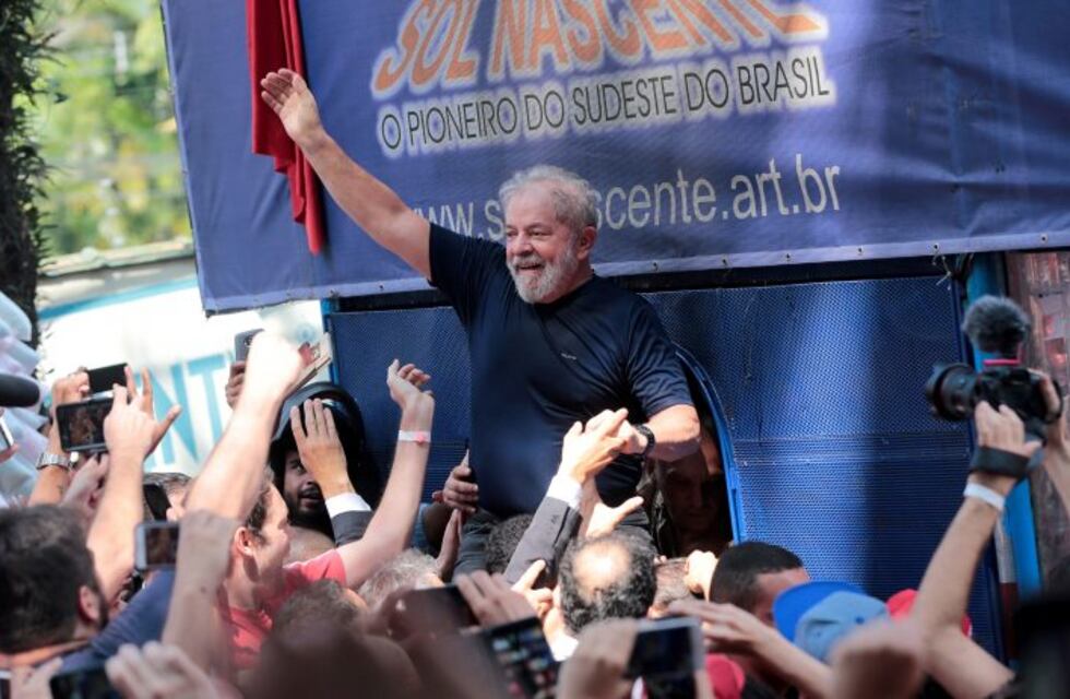 Un juez brasileño emitió un fallo que puede liberar a Lula Da Silva