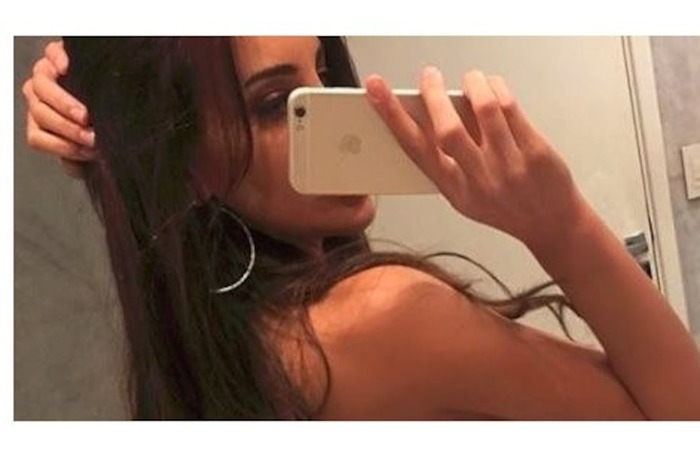 El explosivo topless que compartió Charlotte Caniggia con sus seguidores