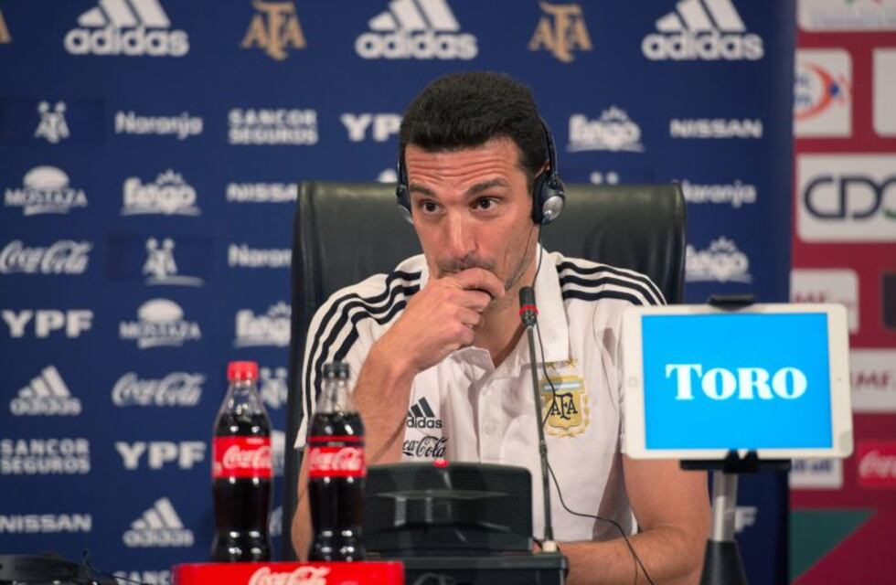 Lionel Scaloni se fastidió con el traductor y dio por terminada la conferencia de prensa