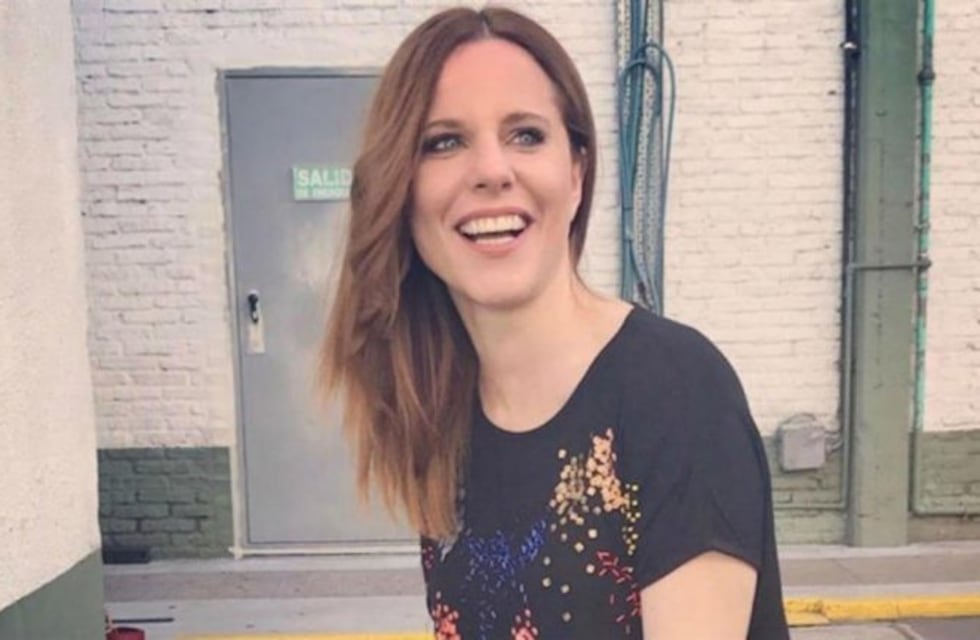 El topless de Agustina Kämpfer junto a su hijo y su novio en Brasil