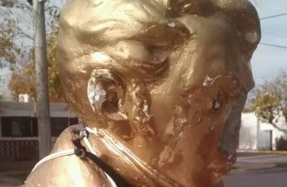 Dos veces en un año: vándalos destruyeron un busto de Belgrano