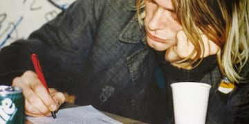 Kurt Cobain escribiendo una lista de temas\u002E (Foto: Web)