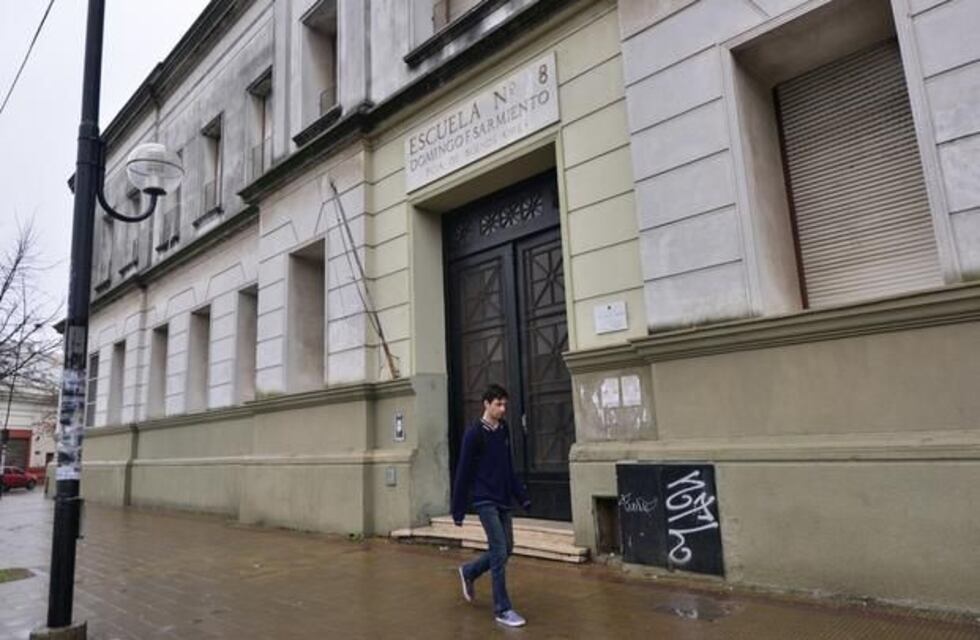 Tres semanas sin clases en una escuela de La Plata por falta de agua