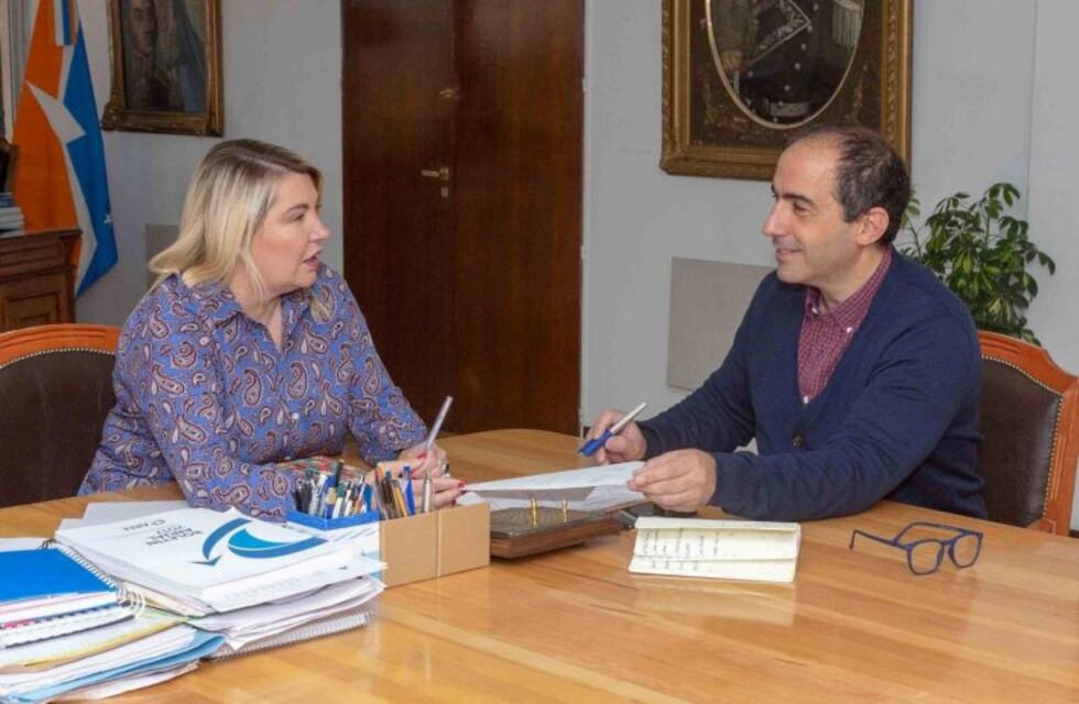 Bertone anunció que cinco barrios de andorra tendrán agua y cloacas en 2019
