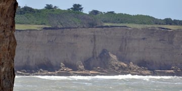 Advierten sobre el peligro de derrumbe en Los Acantilados de Mar del Plata (Foto: El Marplatense)