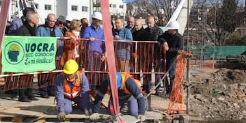 Puente peatonal en Villa Carlos Paz\u002E