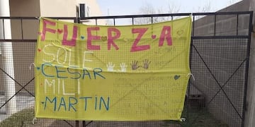 Cartel frente al domicilio de una familia entrerriana con COVID-19\u002E\nCrédito: RadioCristál