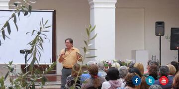 La charla se realizará en el Ipetaym Nº 68 desde las 20 hs\u002E Entrada libre y gratuita\u002E Sólo se reciben una donación voluntaria de los asistente\u002E