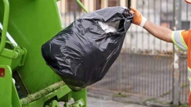 Un recolector de residuos encontró un bebé recién nacido en una bolsa de basura en Lanús