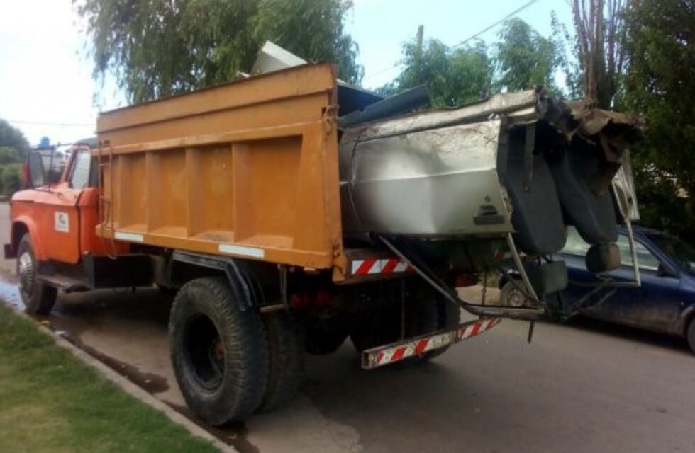 Seis detenidos por desguazar un auto y tratar de llevárselo en un camión