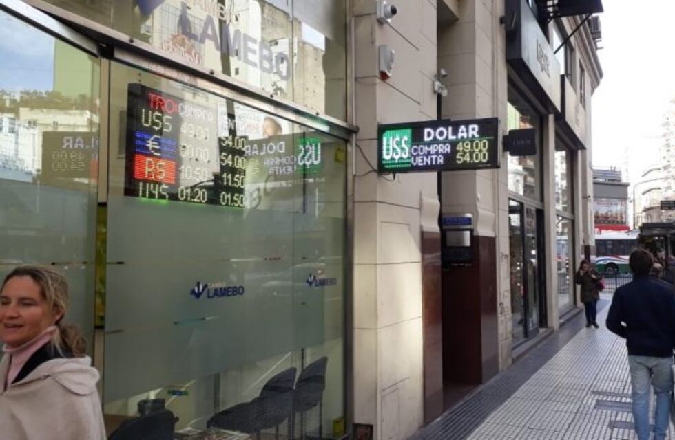 Baja el dólar y el Central le exige a los bancos que vendan una mayor cantidad