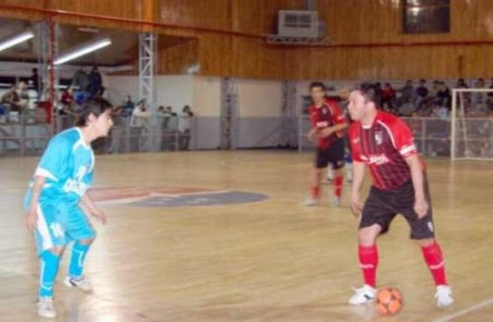 Ya se juega el Torneo de Verano de futsal en Montecarlo