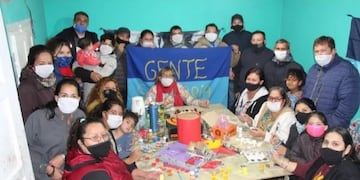 La Asociación Civil “Gente Solidaria”  hace juguetes con materiales reciclables\u002E