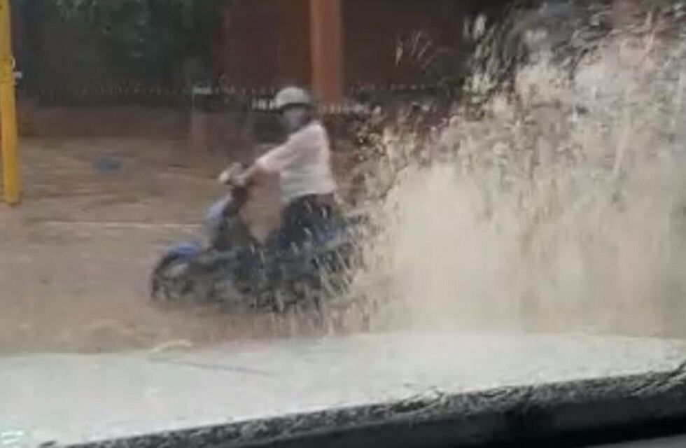 El hombre que mojaba a la gente bajo la lluvia se abstuvo de declarar