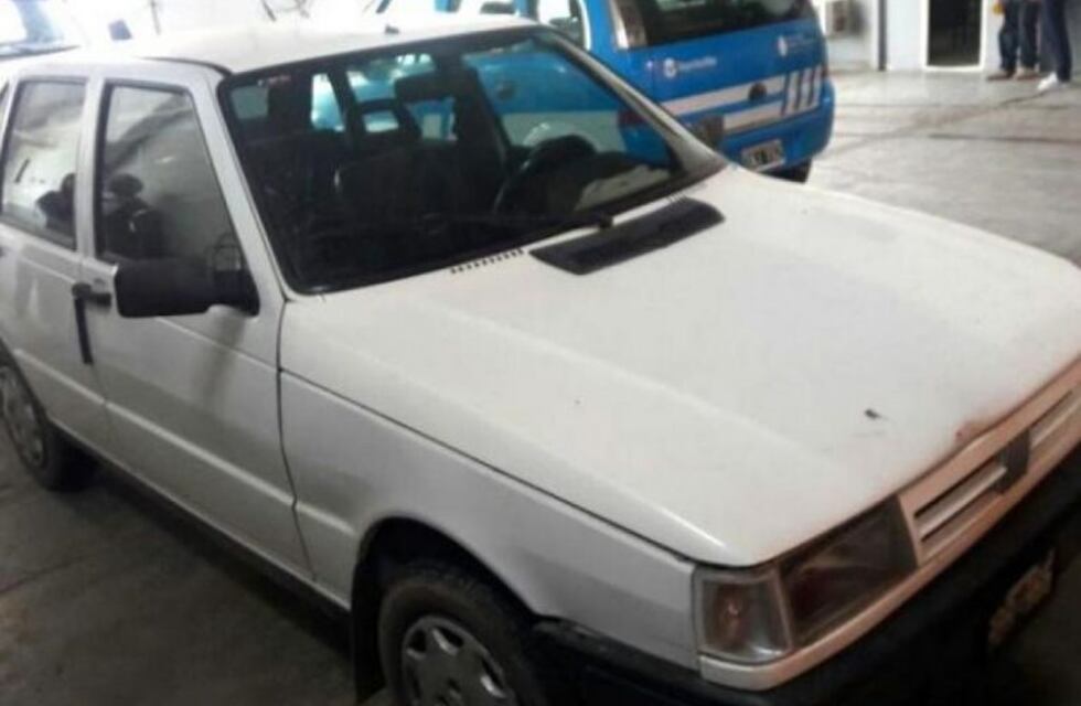 Encontraron abandonado un auto que había sido robado este martes en barrio Savio