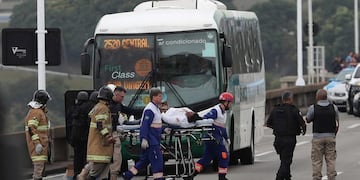 Toma de rehenes en un colectivo en Rio de Janeiro (Foto: O Globo)