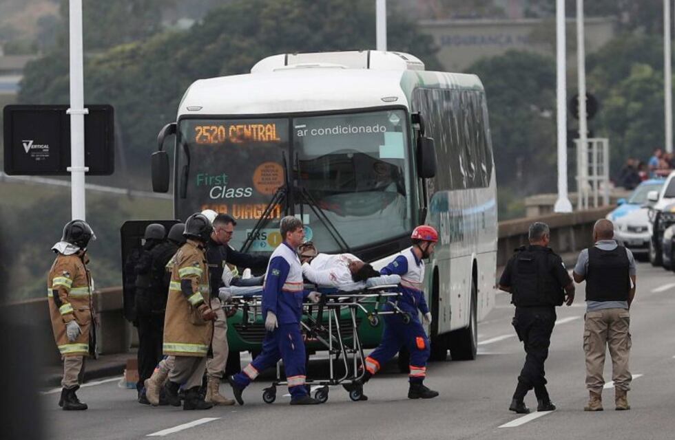 Un francotirador mató al secuestrador del colectivo de Río de Janeiro: ningún rehén resultó herido