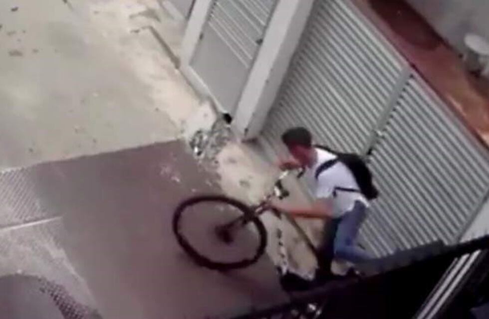 Recuperaron la bicicleta cuyo robo había sido registrado por cámaras de seguridad