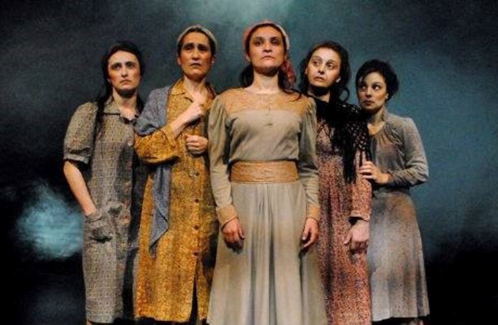 Escena y memoria cumple 10 años, con teatro