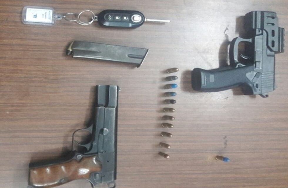 Cinco jóvenes fueron detenidos por portación ilegal de armas